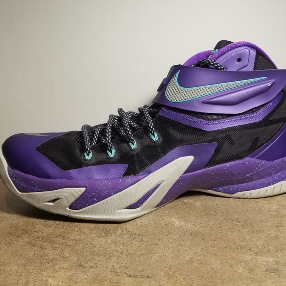 Nike Lebron Zoom Soldier 8
